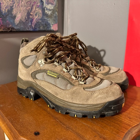 Columbia Shoes - Columbia Kotaman Women’s Hiking Boot Size 8.5 YL3071-925 Beige Black